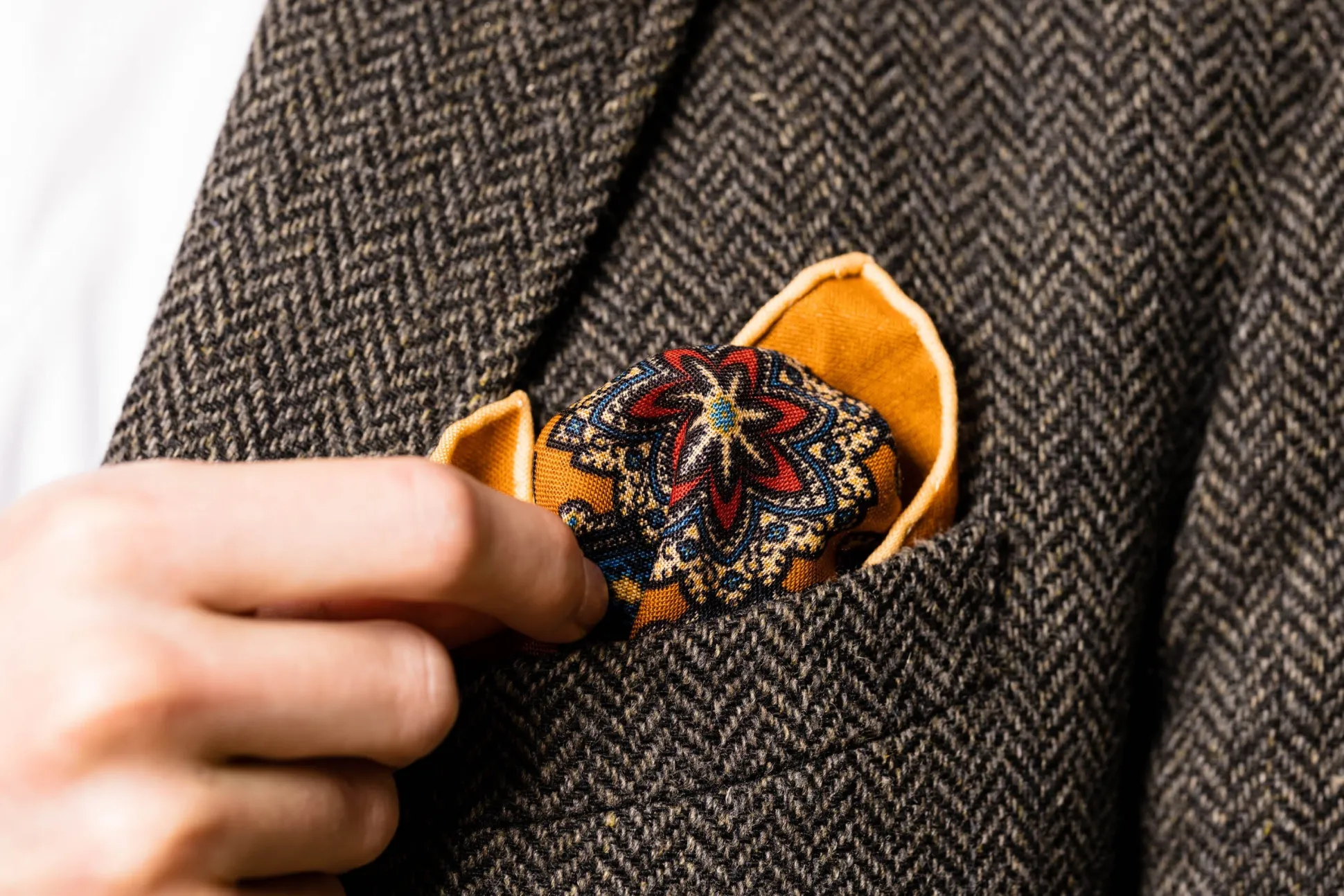 Antique Gold Medallion Printed Silk Wool Pocket Square