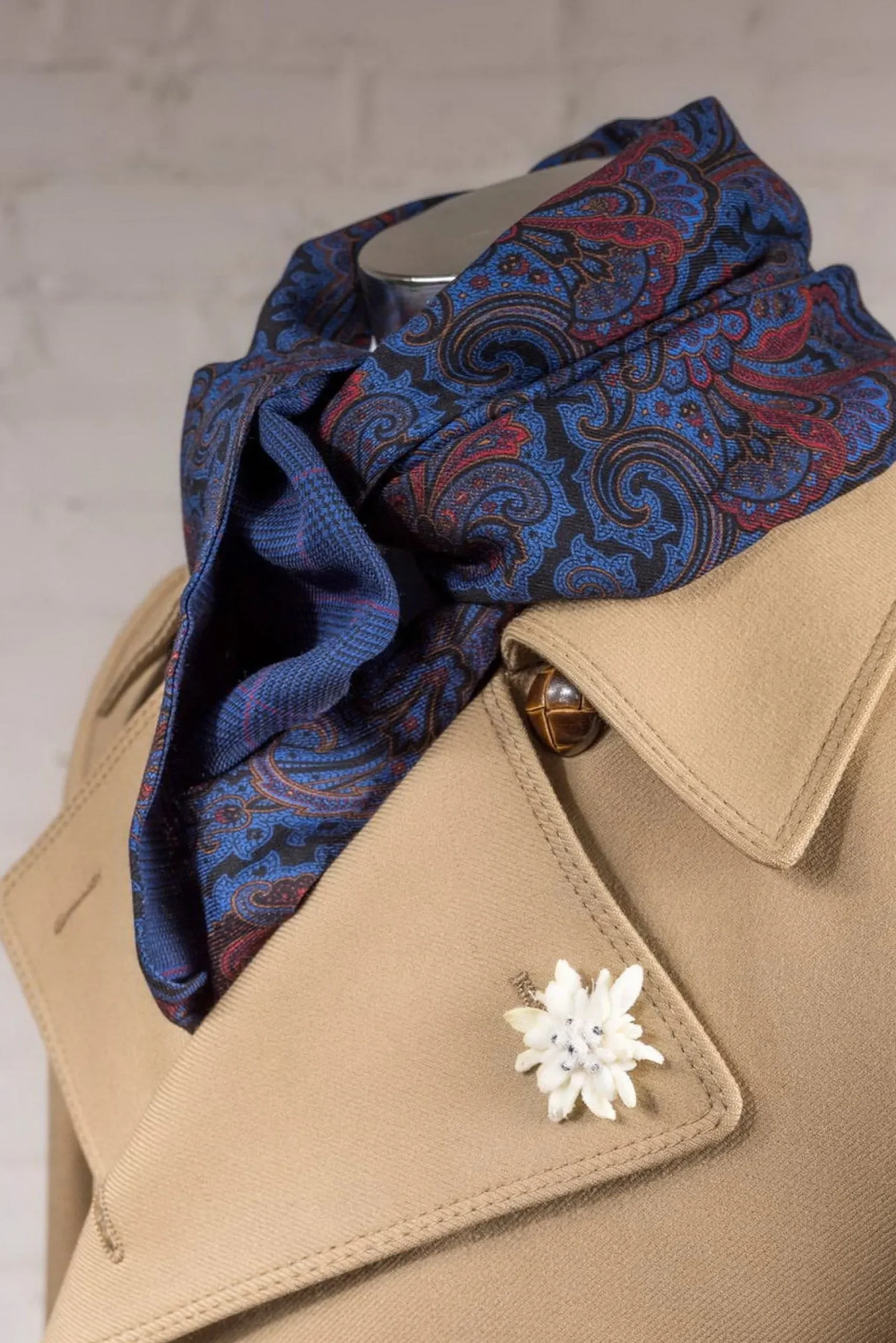 Aspiring Gent Boutonnieres Bundle