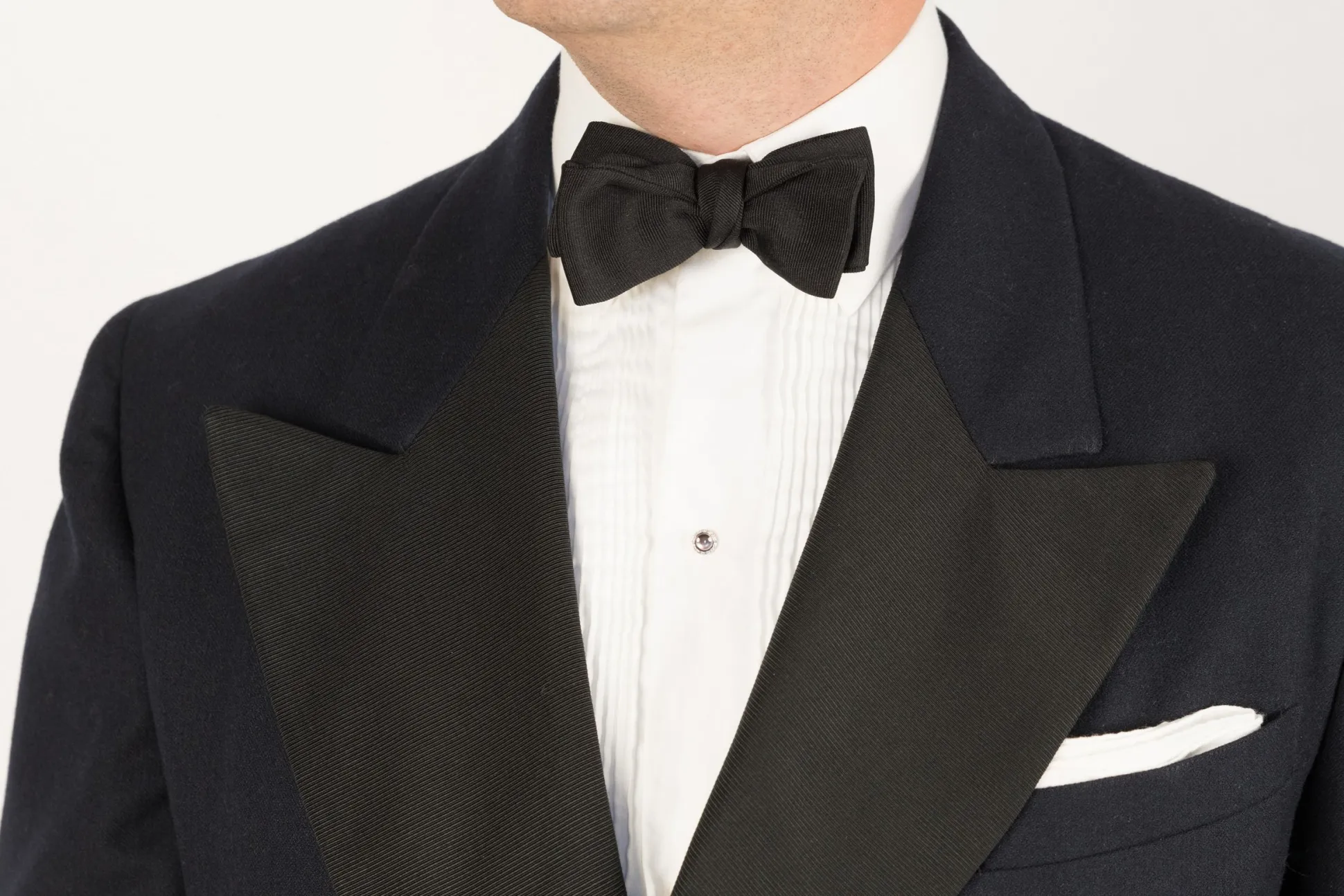 Black Batwing Silk Faille Grosgrain Bow Tie