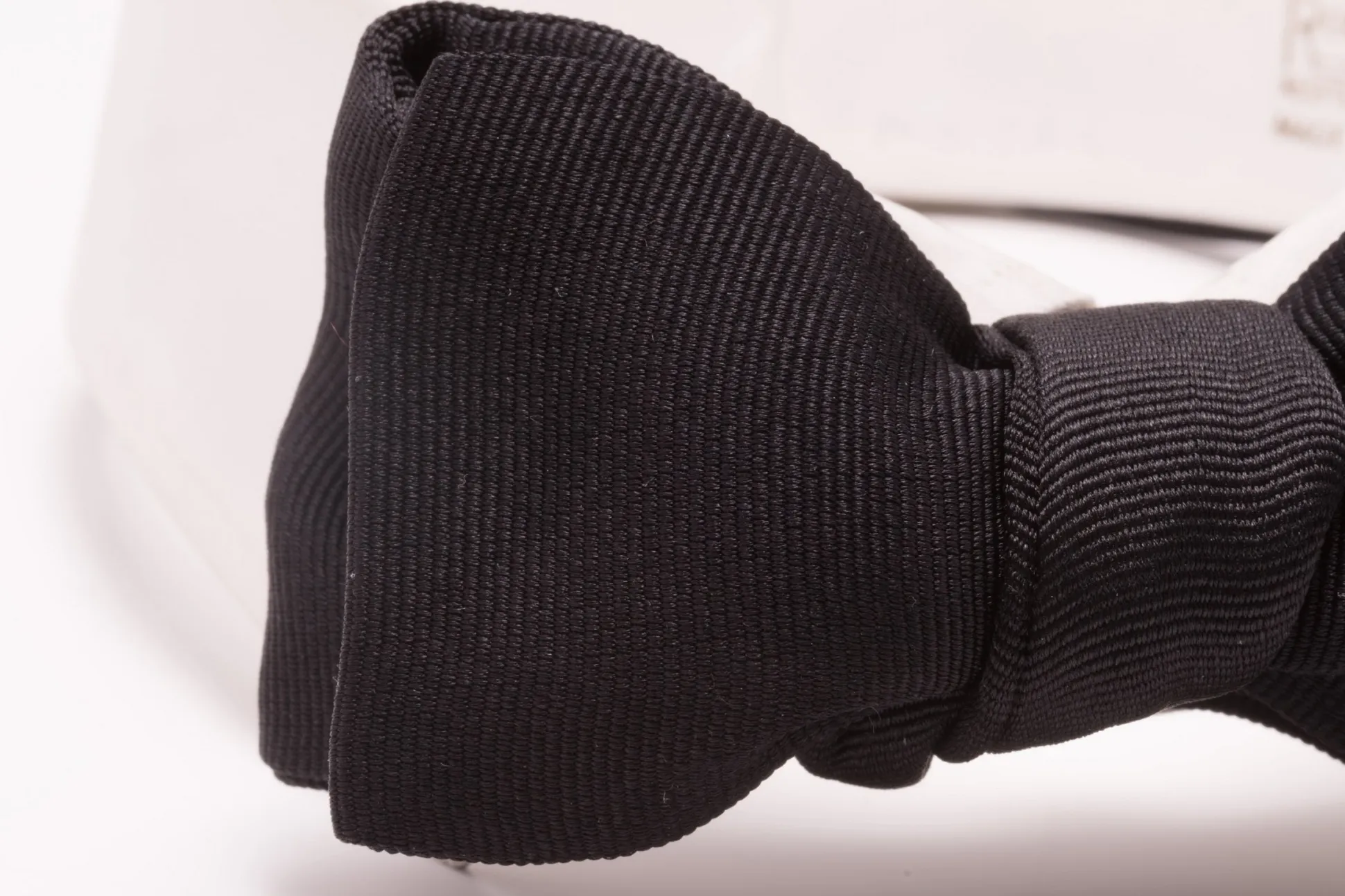Black Batwing Silk Faille Grosgrain Bow Tie