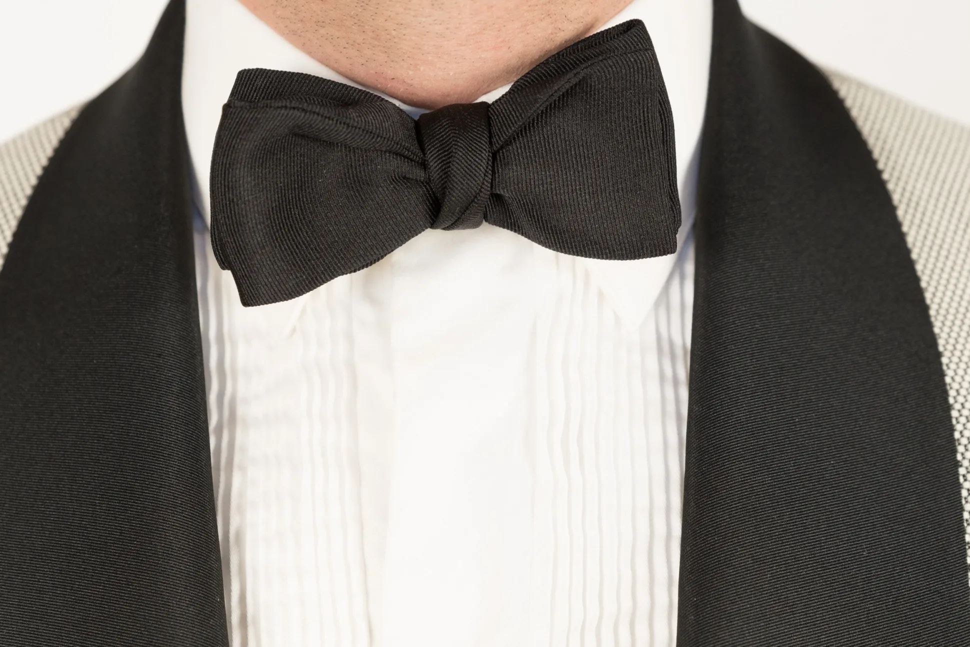Black Batwing Silk Faille Grosgrain Bow Tie