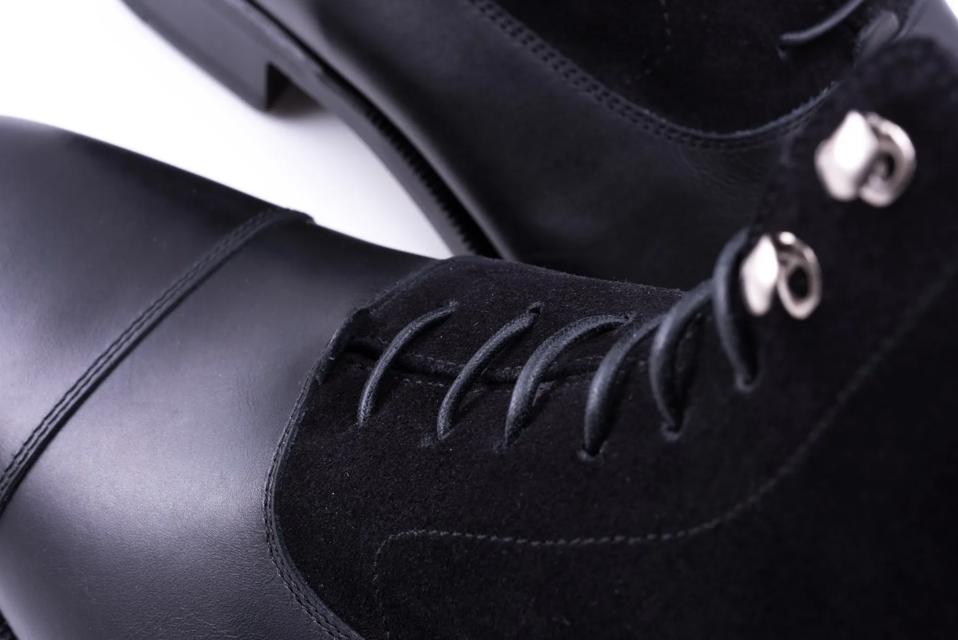 Black Round Waxed Cotton Bootlaces