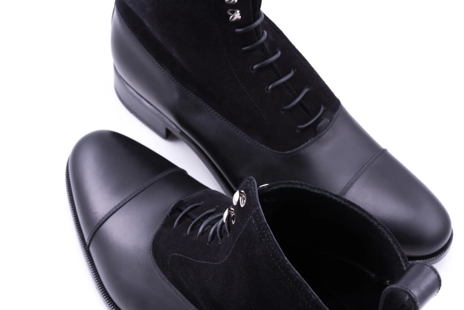 Black Round Waxed Cotton Bootlaces