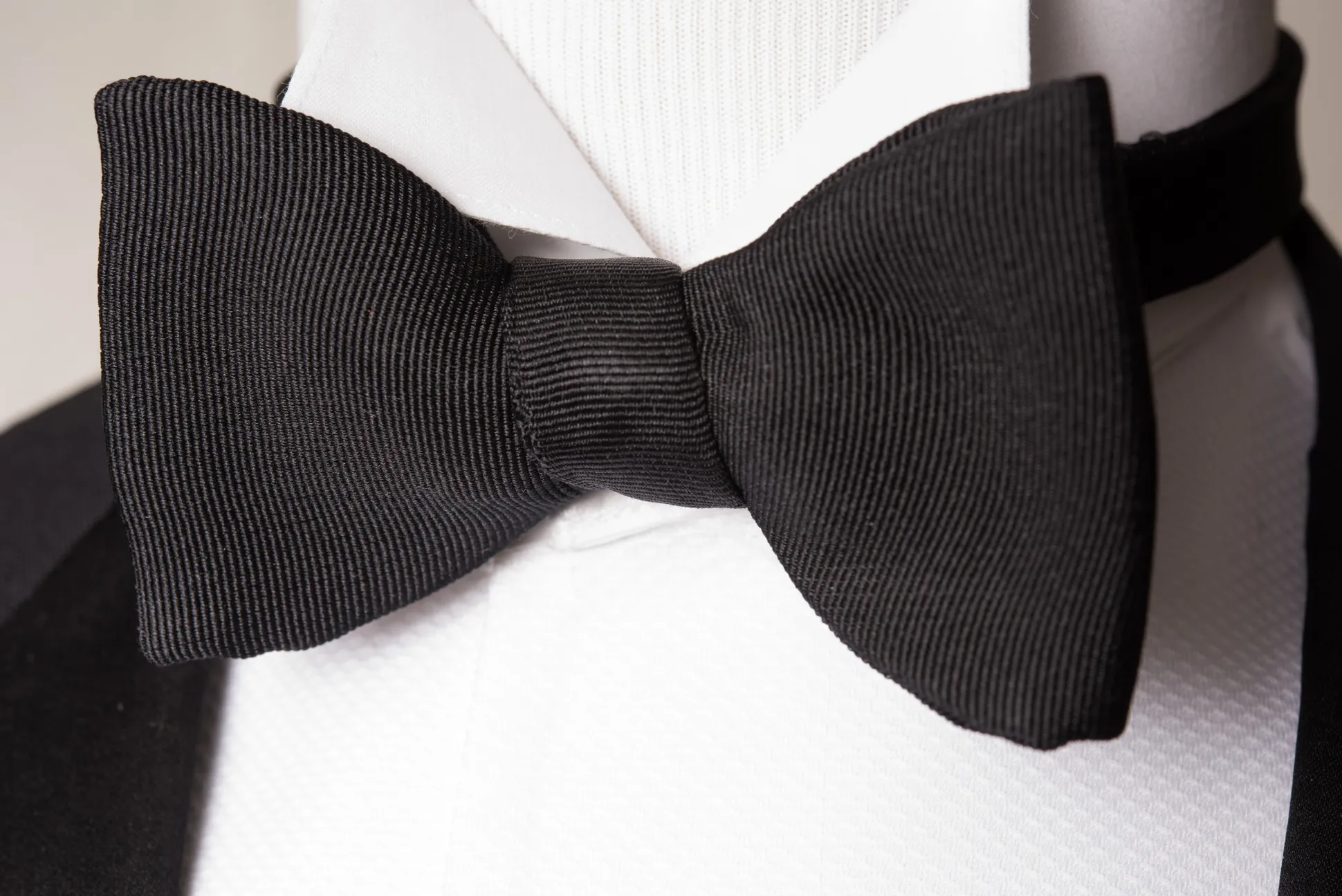 Black Single End Silk Faille Grosgrain Bow Tie