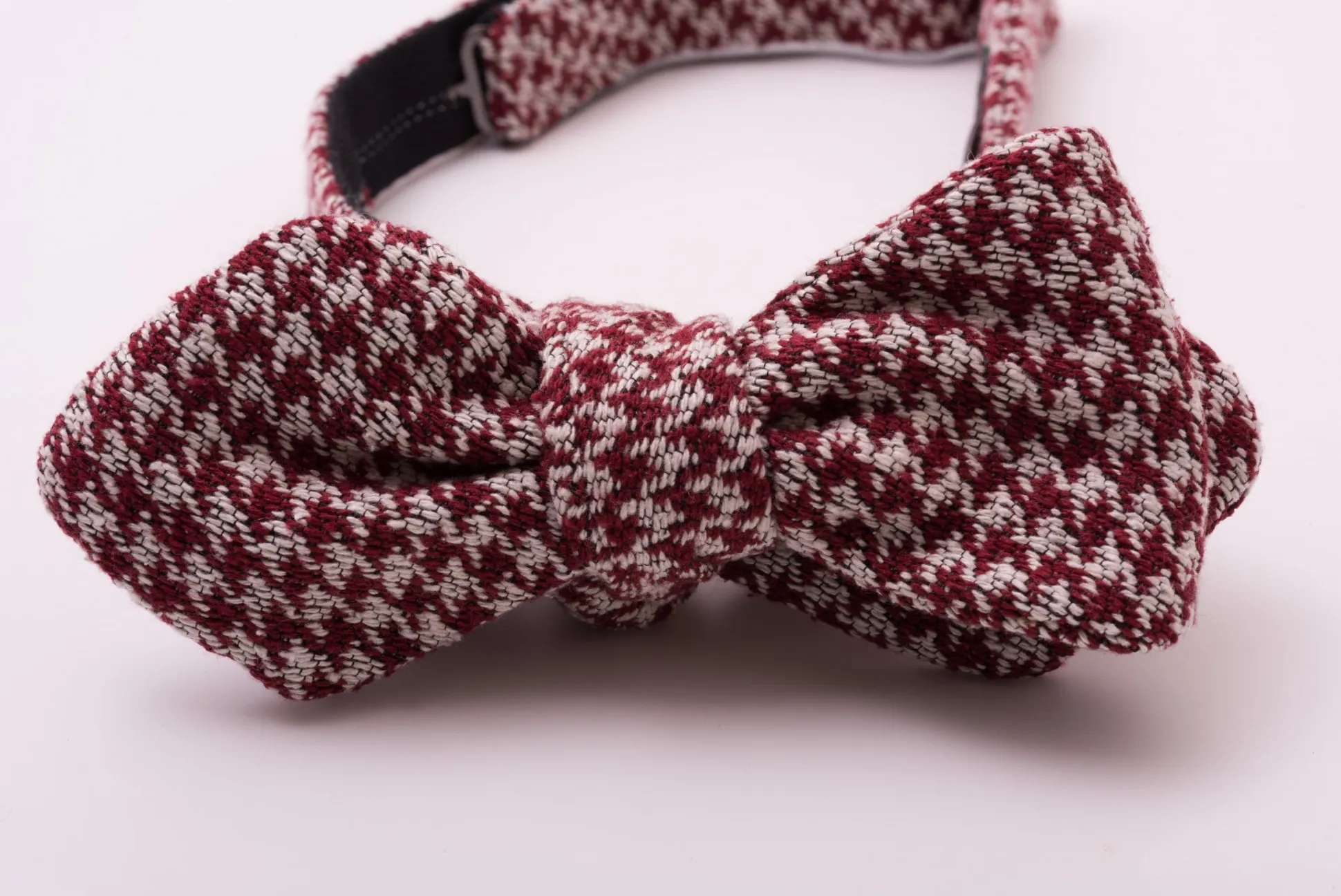 Burgundy & Cream Houndstooth Silk Bourette Bow Tie