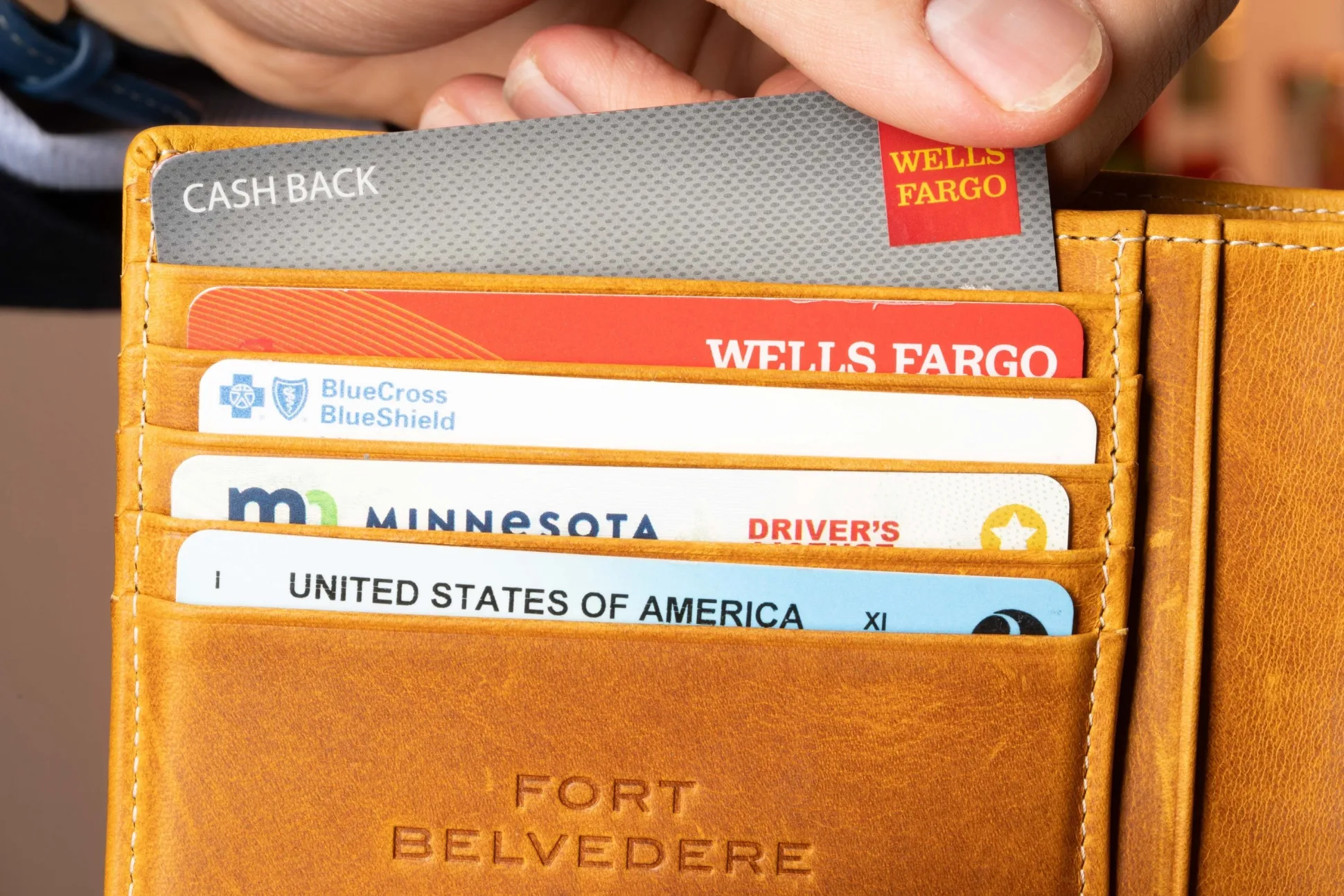 8 Card Classic Bifold Wallet in Vintage Gold Full-Grain Americana Leather