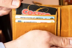8 Card Classic Bifold Wallet in Vintage Gold Full-Grain Americana Leather