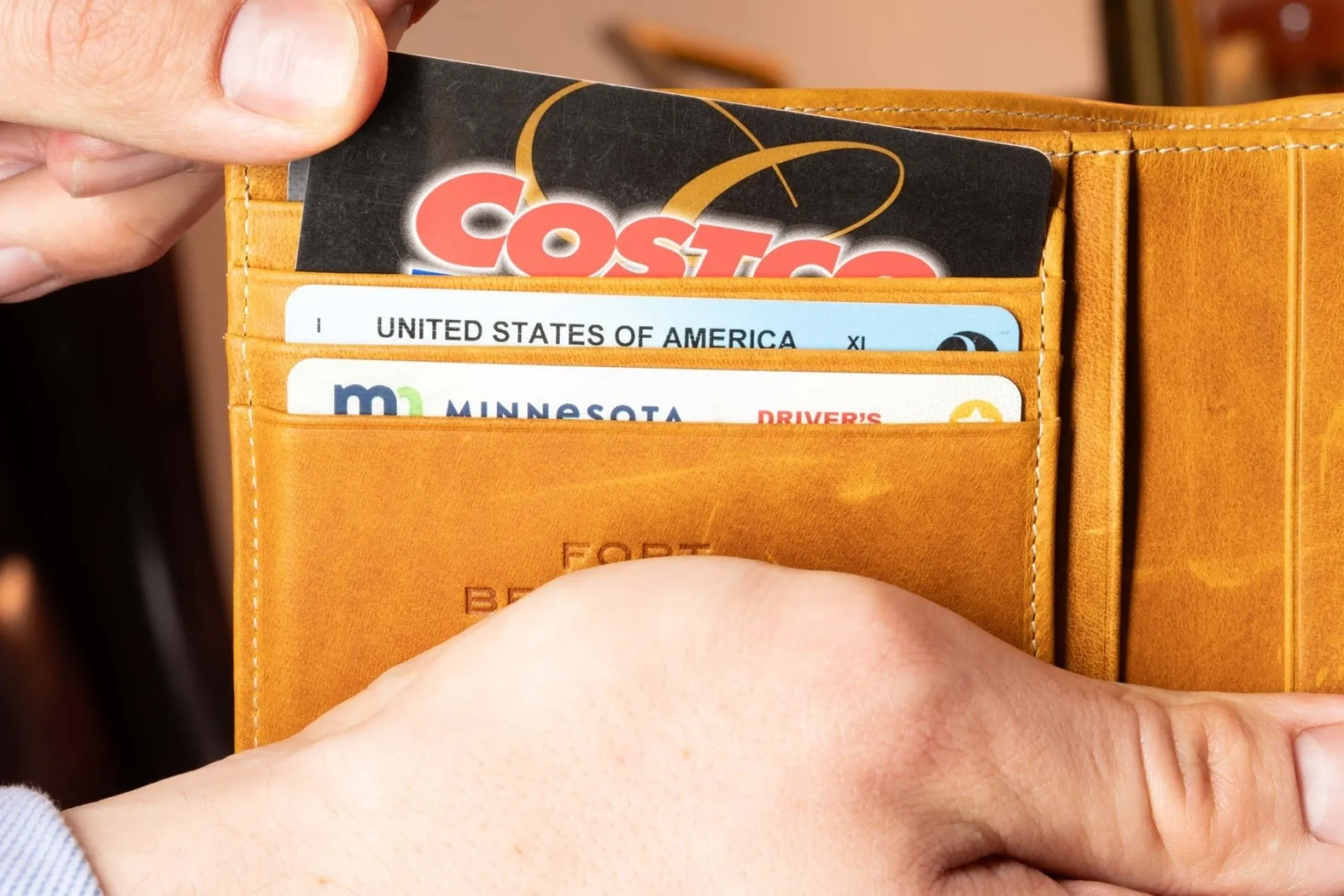 8 Card Classic Bifold Wallet in Vintage Gold Full-Grain Americana Leather