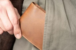 8 Card Classic Bifold Wallet in Saddle Brown Full-Grain Montecristo Leather