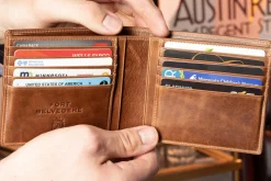 8 Card Classic Bifold Wallet in Saddle Brown Full-Grain Montecristo Leather