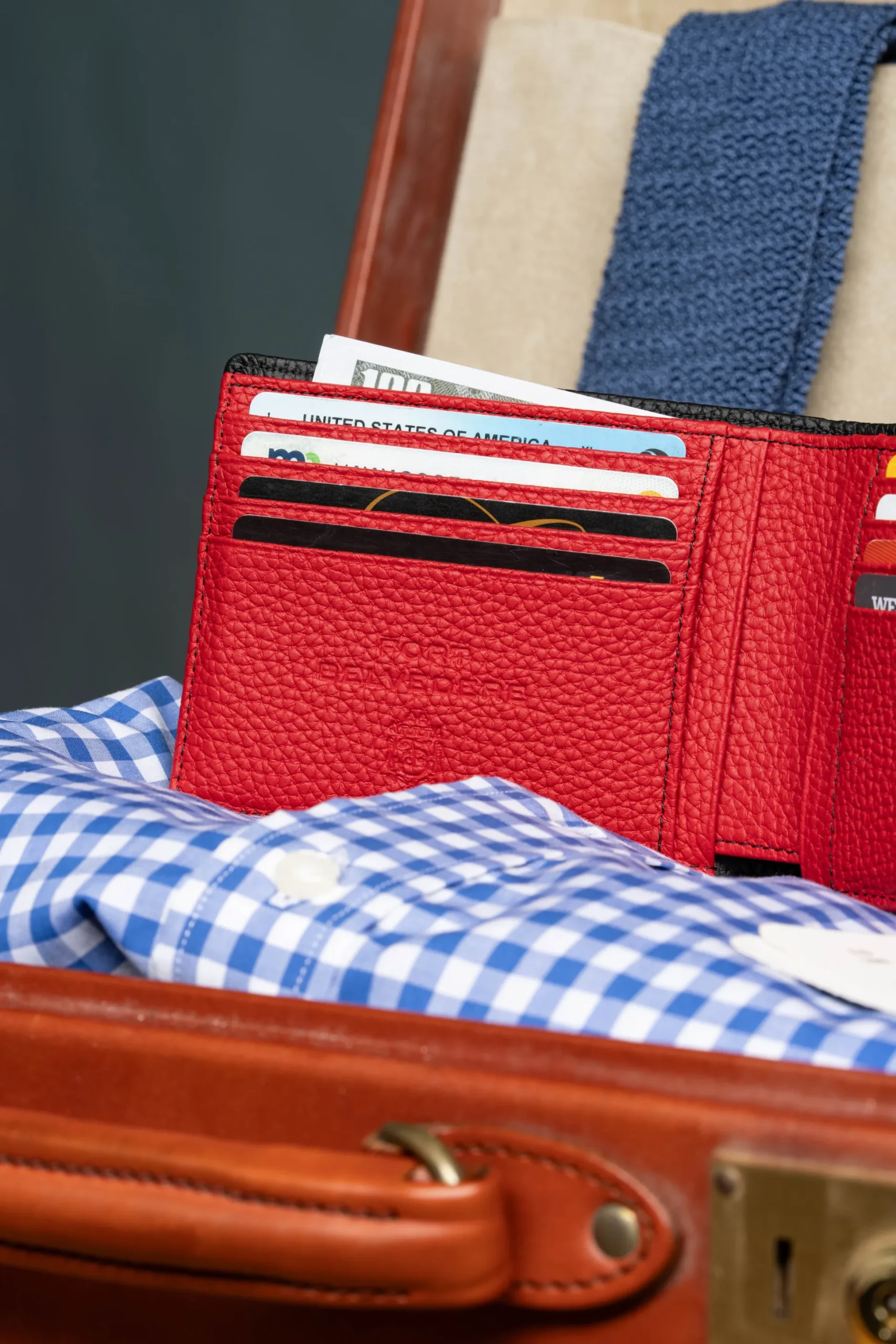 Classic 10 Card Bifold Black & Red Grained Leather Wallet