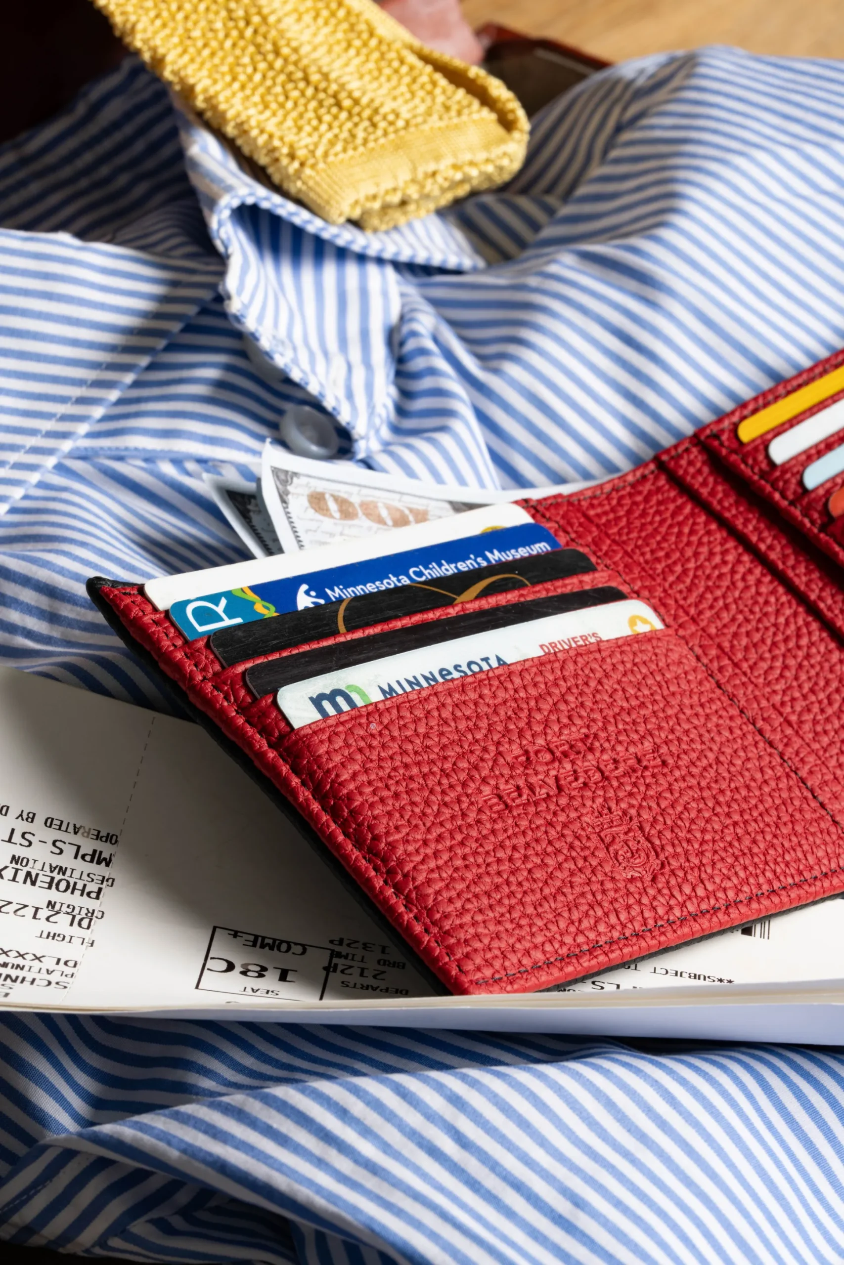 Classic 10 Card Bifold Black & Red Grained Leather Wallet
