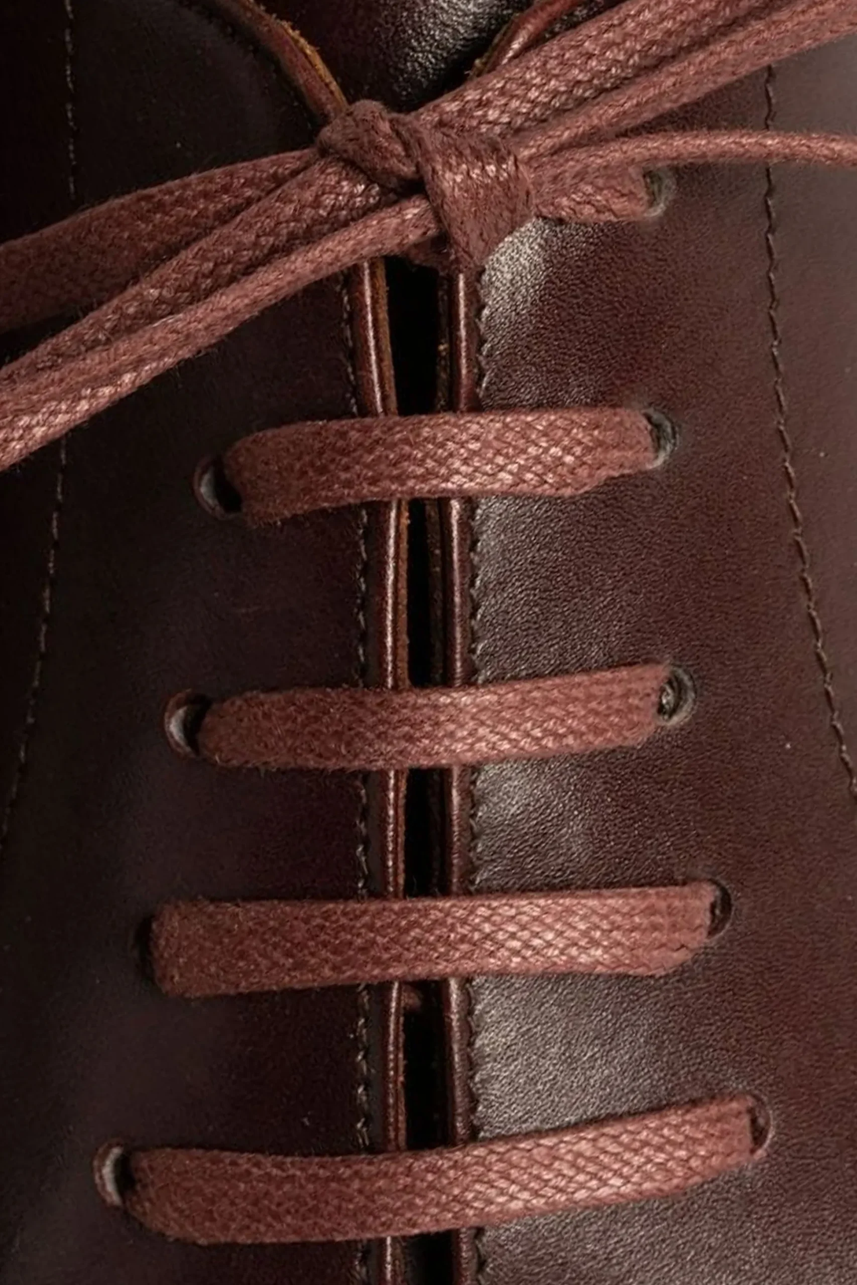 Flat Bordeaux Waxed Cotton Shoelaces