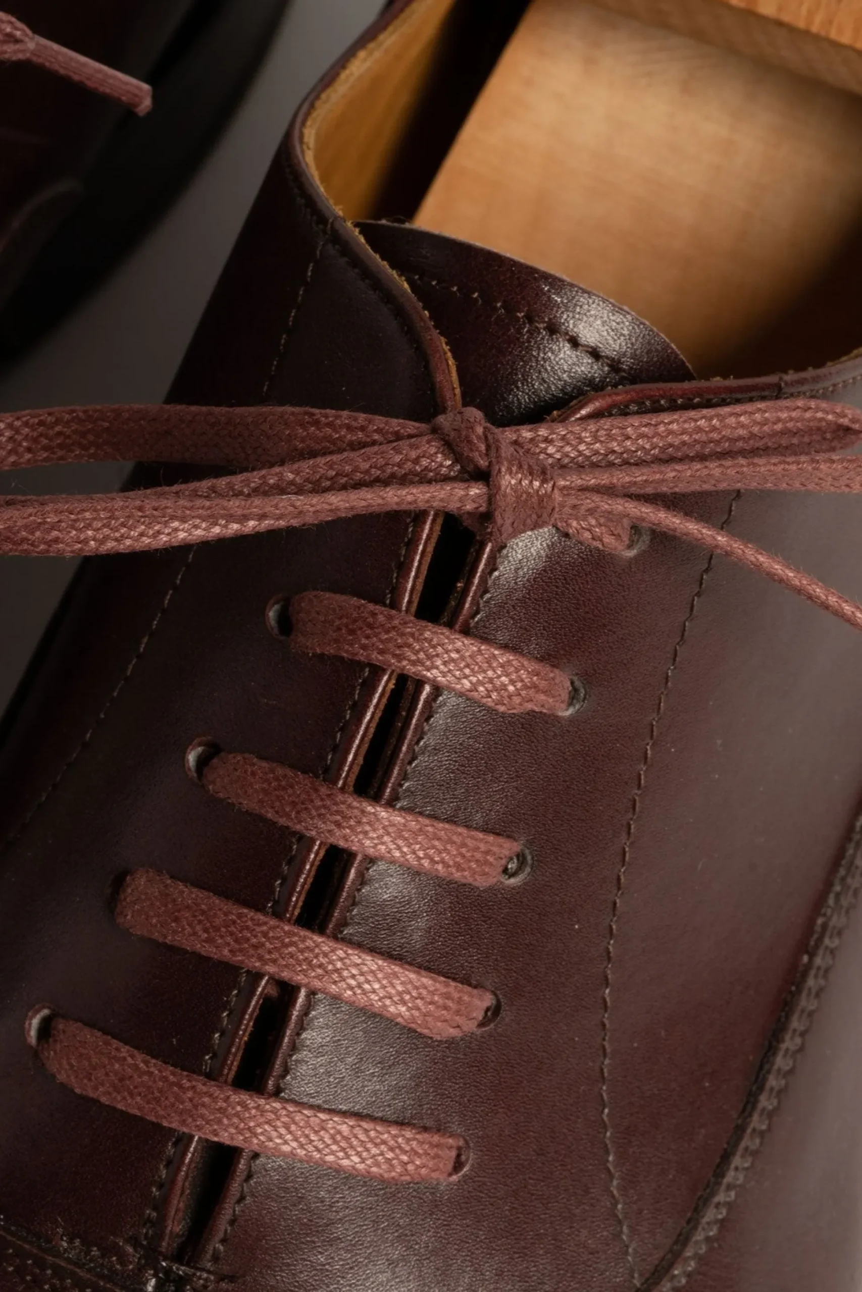 Flat Bordeaux Waxed Cotton Shoelaces