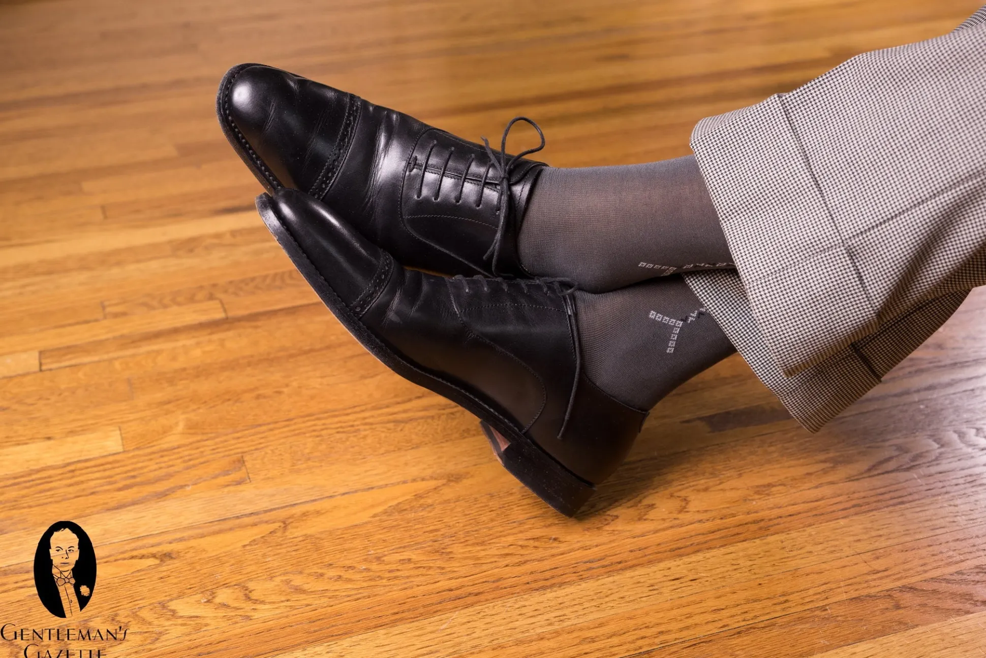 Gray Cotton Socks with Light Gray & Black Clocks
