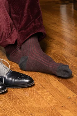 Gray & Red Shadow Stripe Midweight Cotton Socks