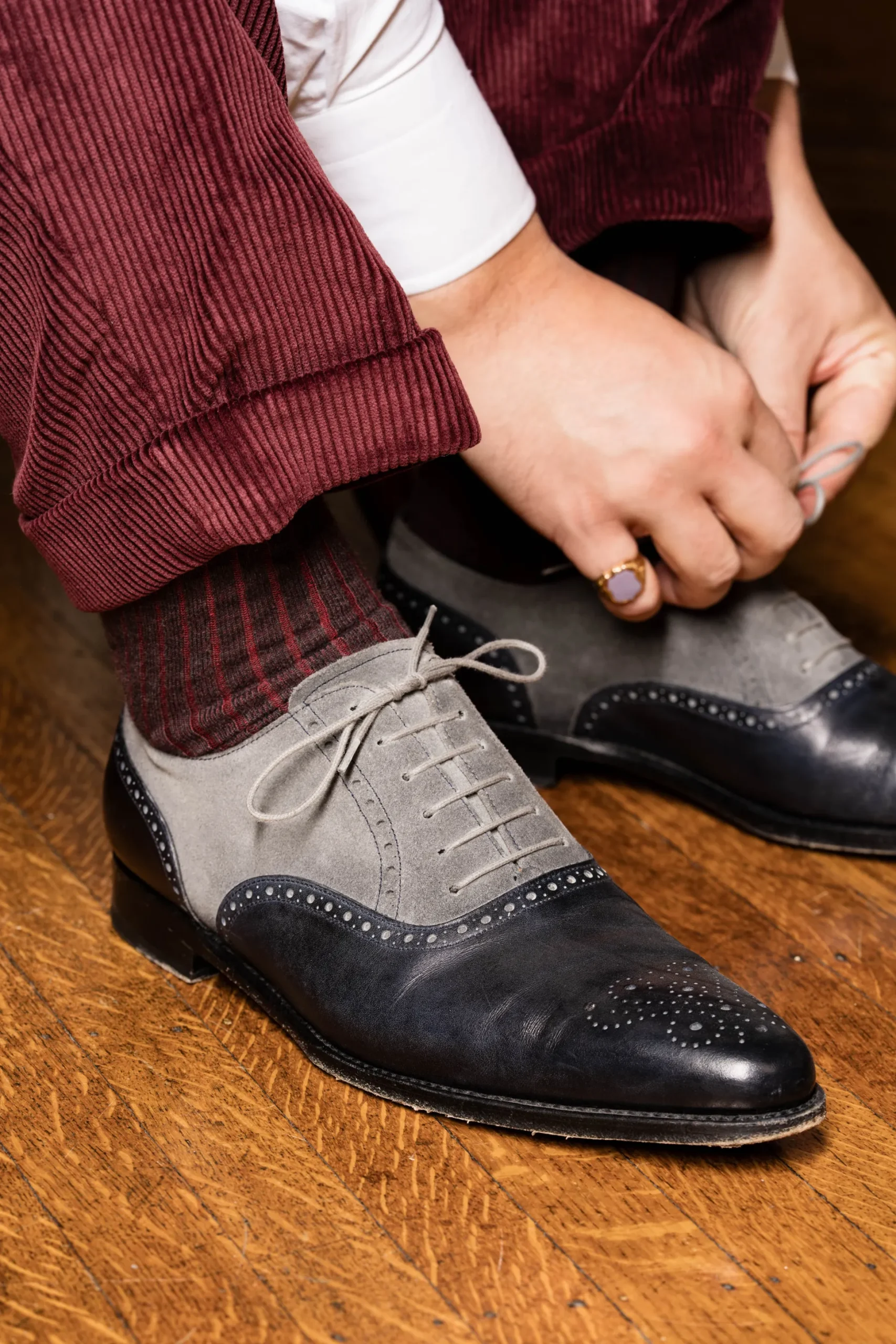 Gray & Red Shadow Stripe Midweight Cotton Socks
