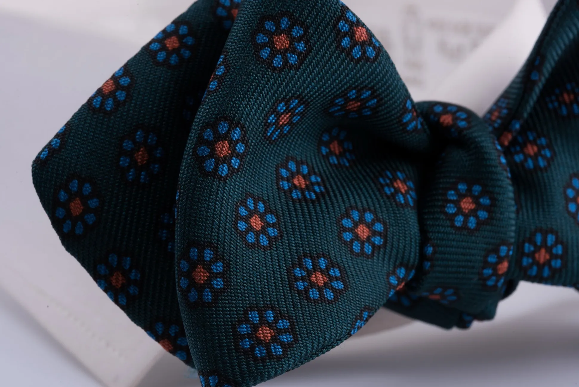 Green Round Neats Ancient Madder Silk Bow Tie
