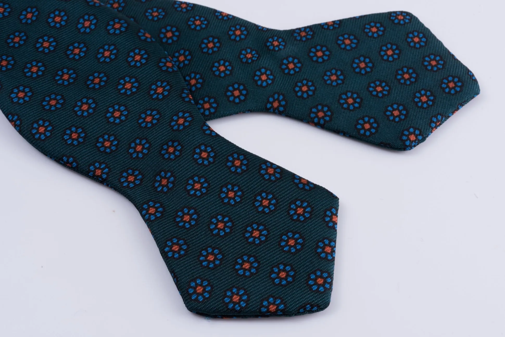 Green Round Neats Ancient Madder Silk Bow Tie