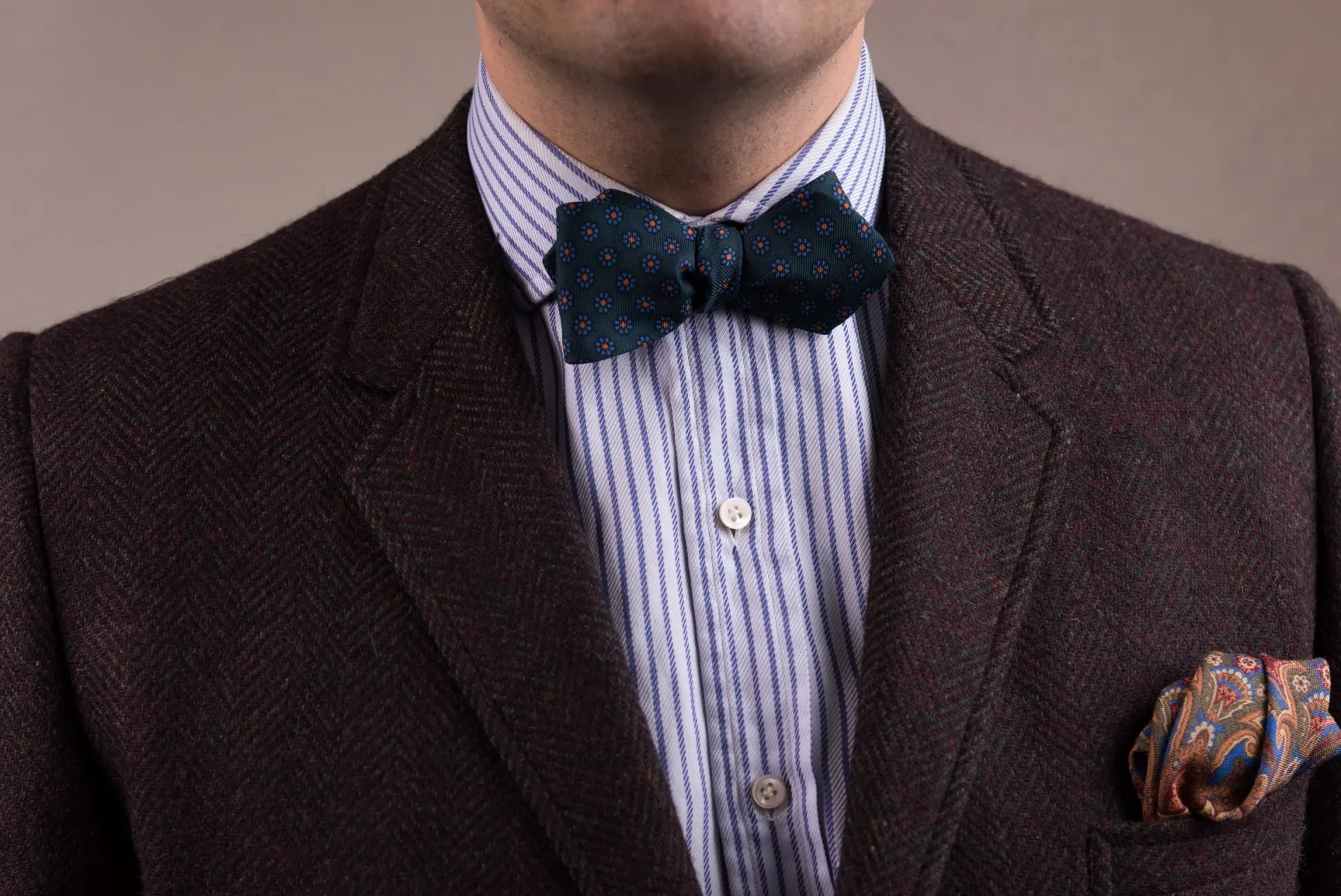 Green Round Neats Ancient Madder Silk Bow Tie