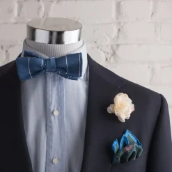 Ivory Spray Rose Boutonnière Flower