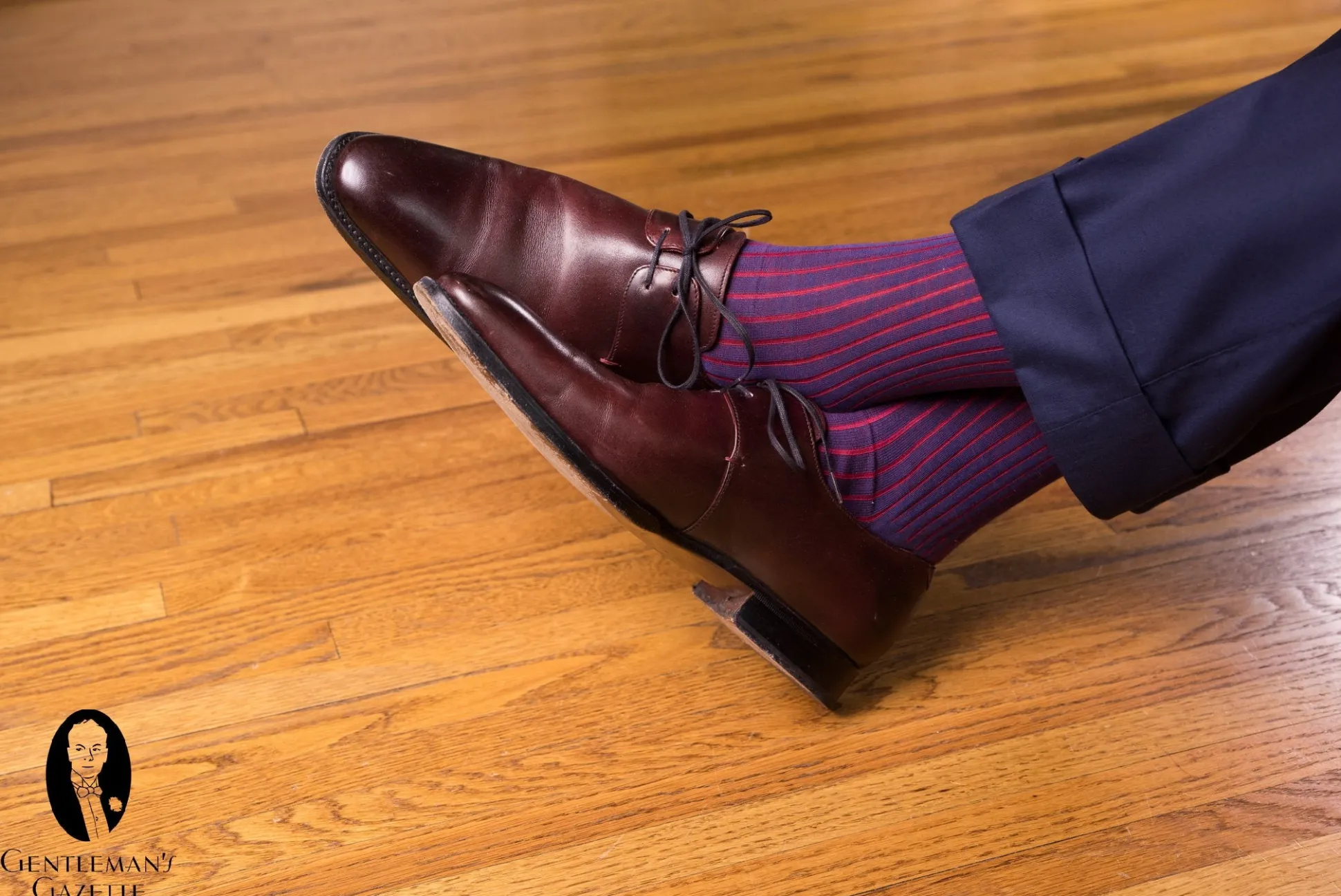 Light Navy & Red Shadow Stripe Lightweight Cotton Socks