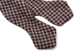 Navy & Beige Houndstooth Silk Bourette Bow Tie