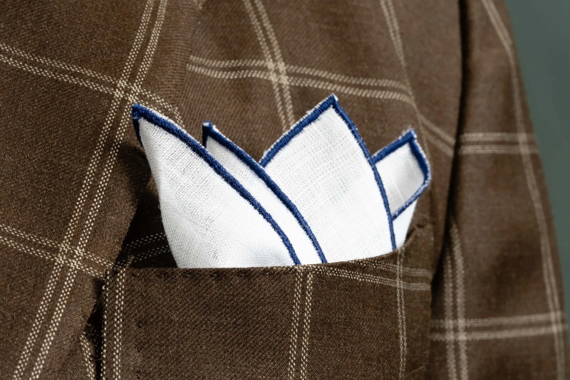 Navy Blue Wave Edge White Linen Pocket Square
