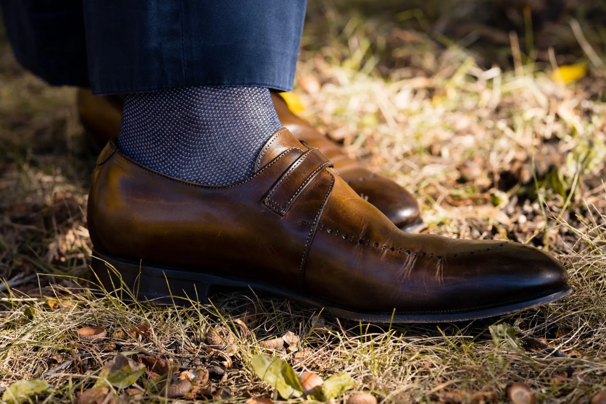 Navy Blue & White Two-Tone Solid Socks