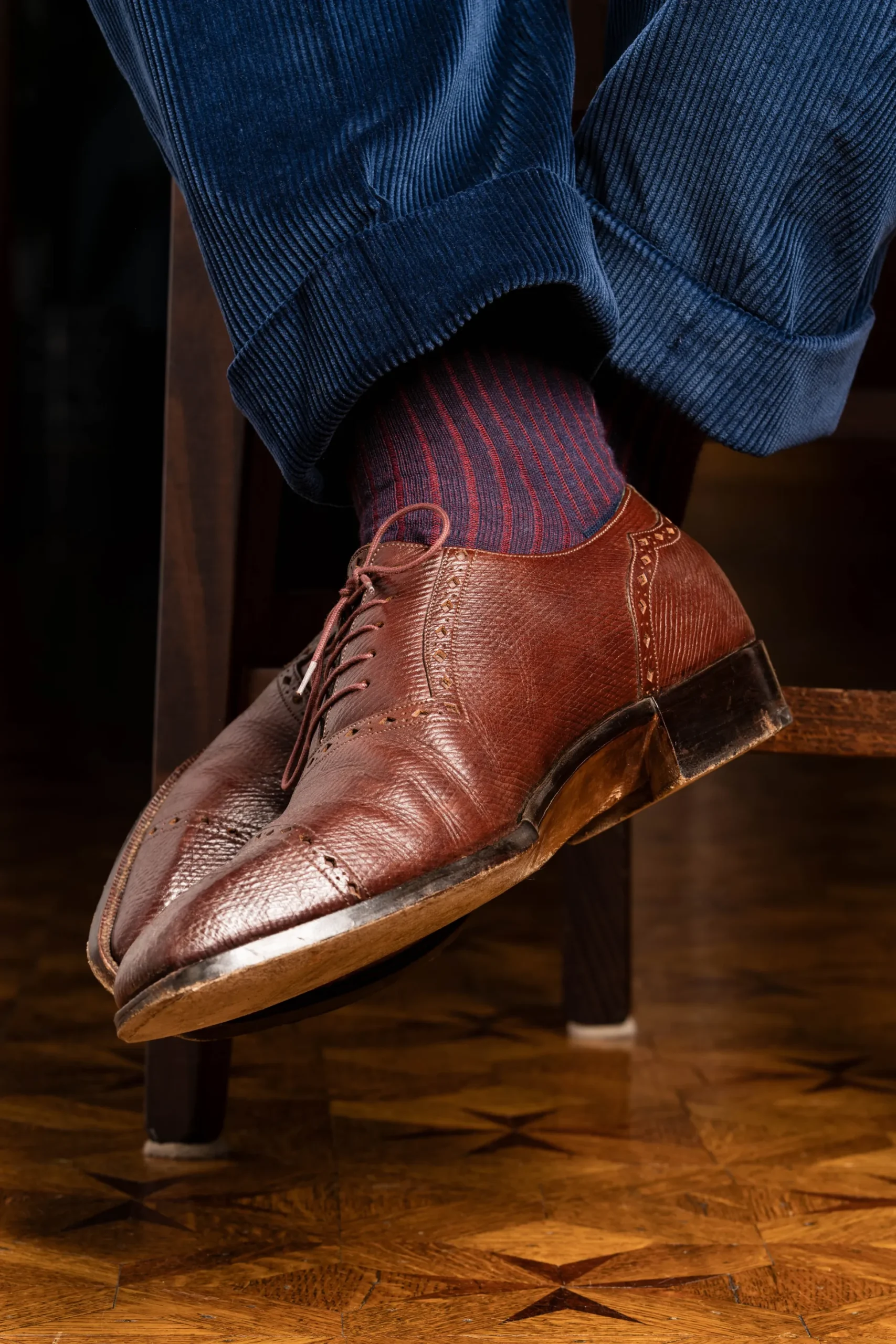 Navy & Red Shadow Stripe Midweight Cotton Socks