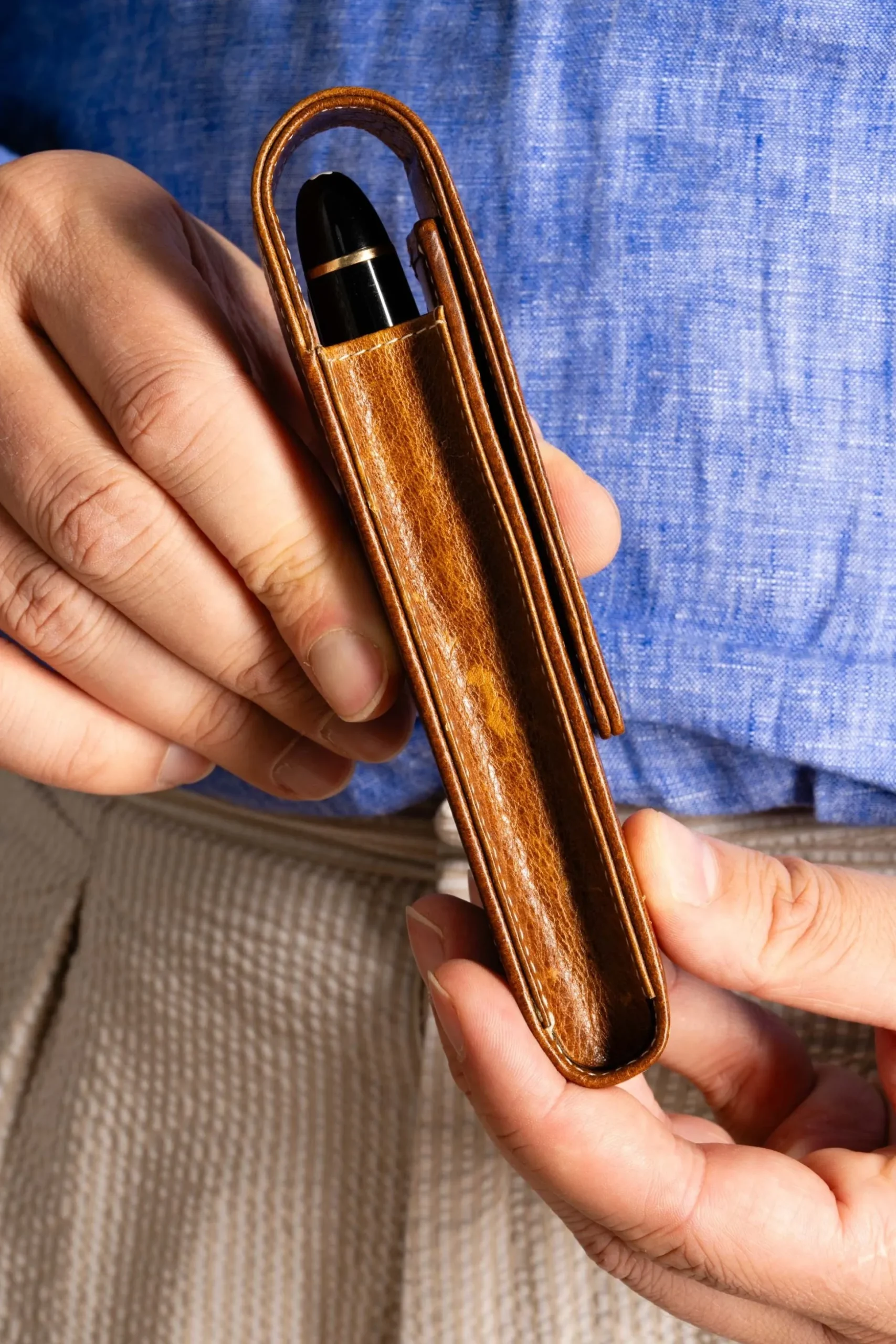 3-Pen Saddle Brown Dumont Full-Grain Leather Pen Case