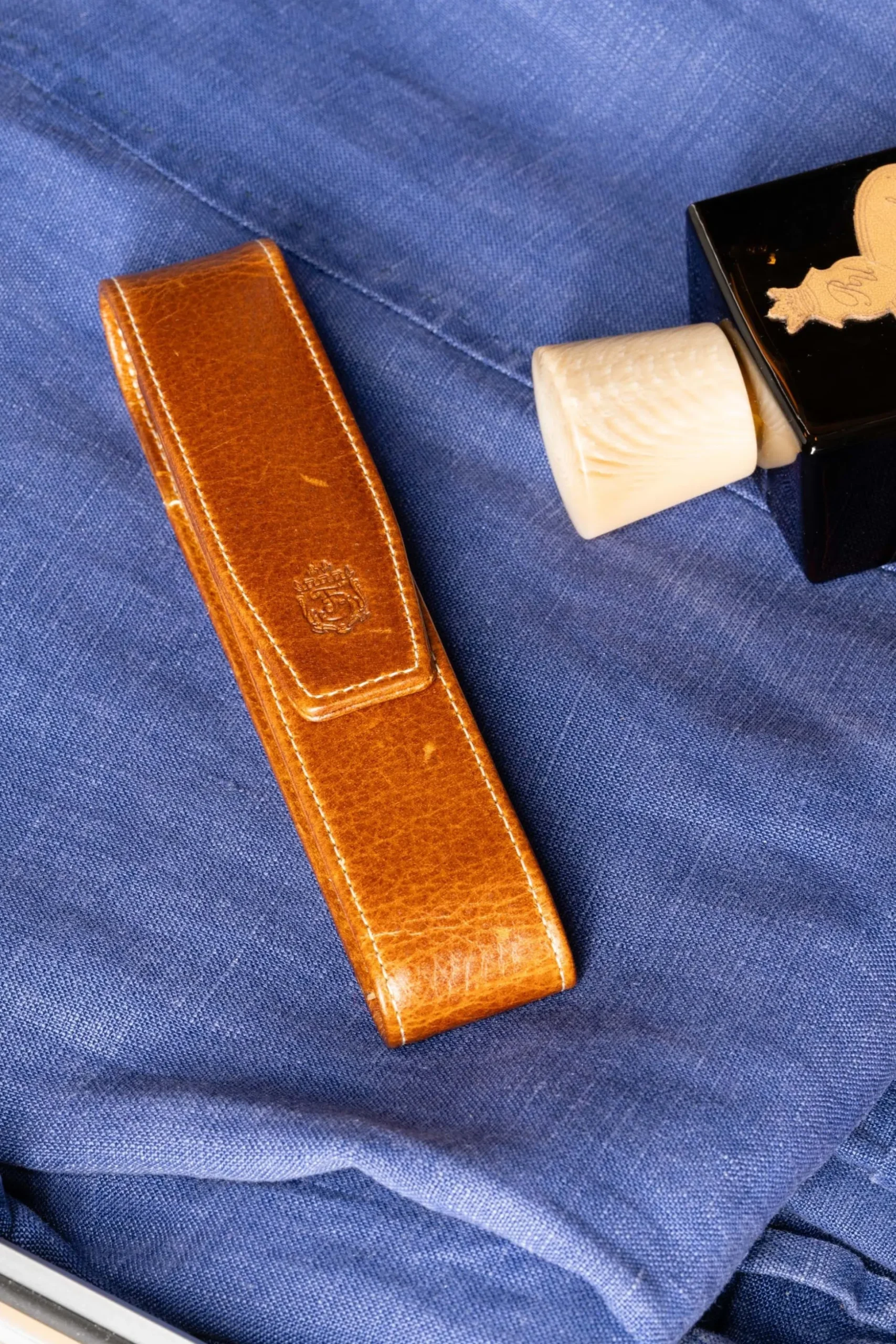3-Pen Saddle Brown Dumont Full-Grain Leather Pen Case
