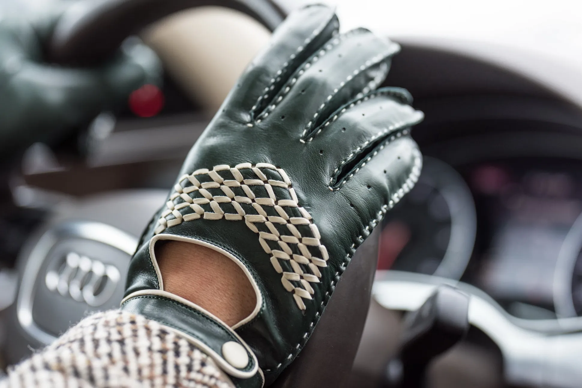 Racing Green & Cream Leather Driving Gloves