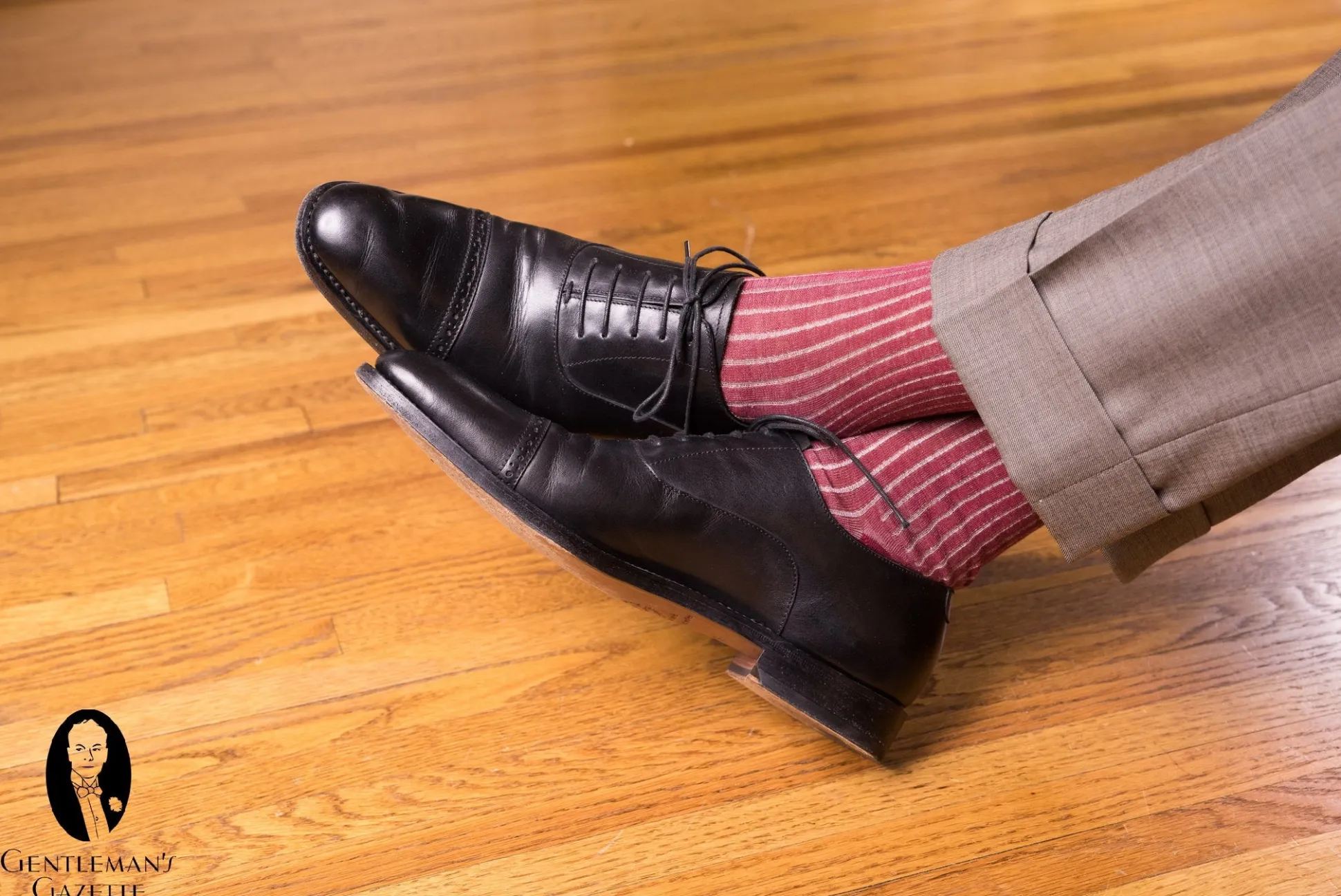 Red & Light Gray Shadow Stripe Lightweight Cotton Socks