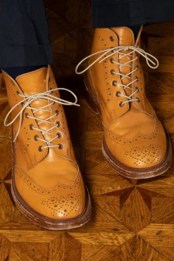 Round Light Havana Brown Waxed Cotton Bootlaces