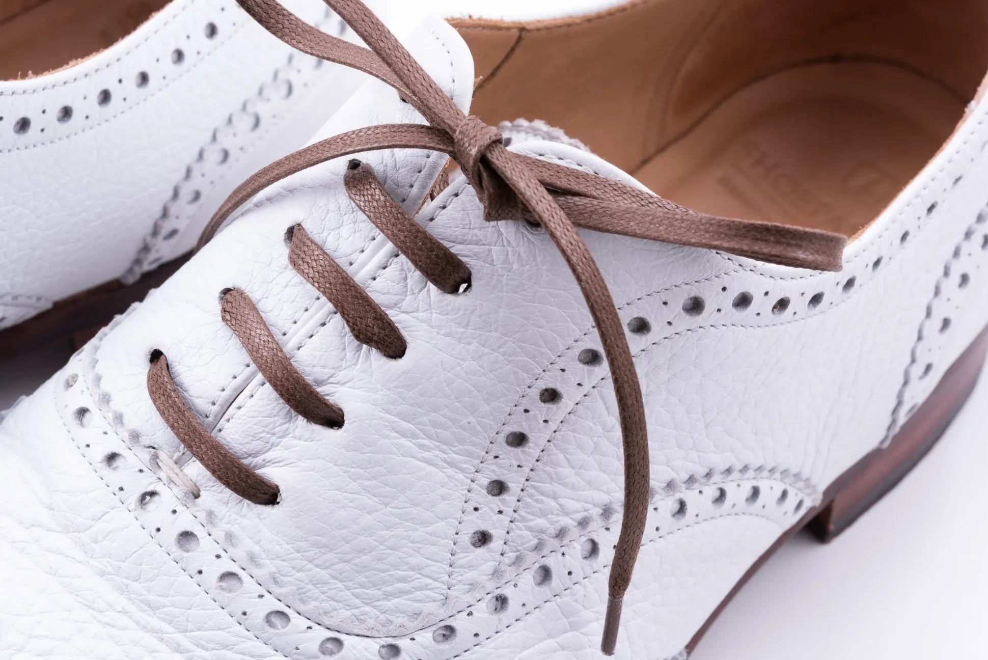 Round Mid Brown Waxed Cotton Shoelaces