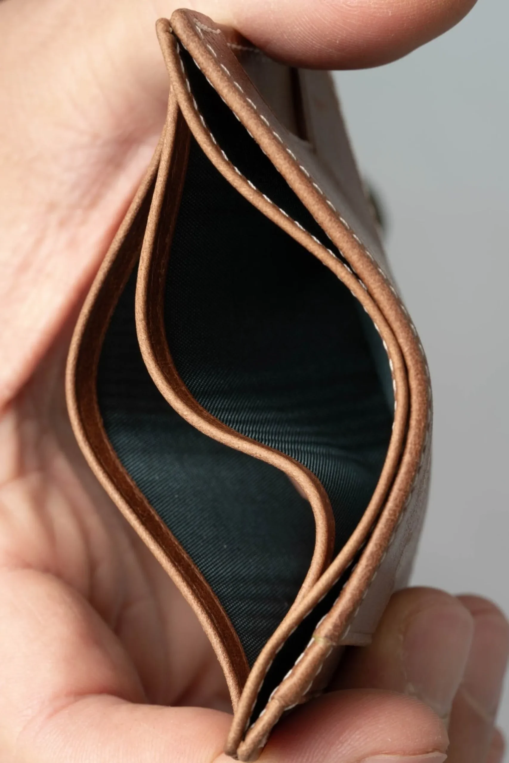 Slim Saddle Brown Montecristo Leather Cardholder Wallet