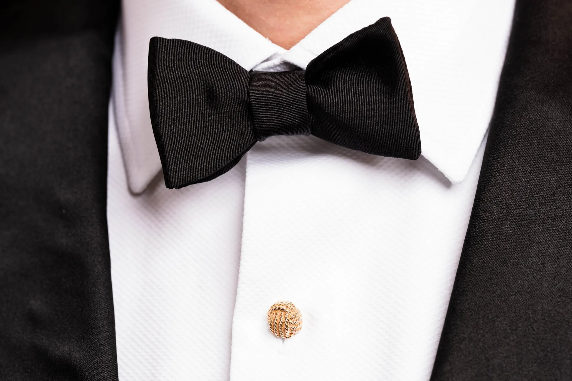 Small Black Single-End Silk Moiré Bow Tie