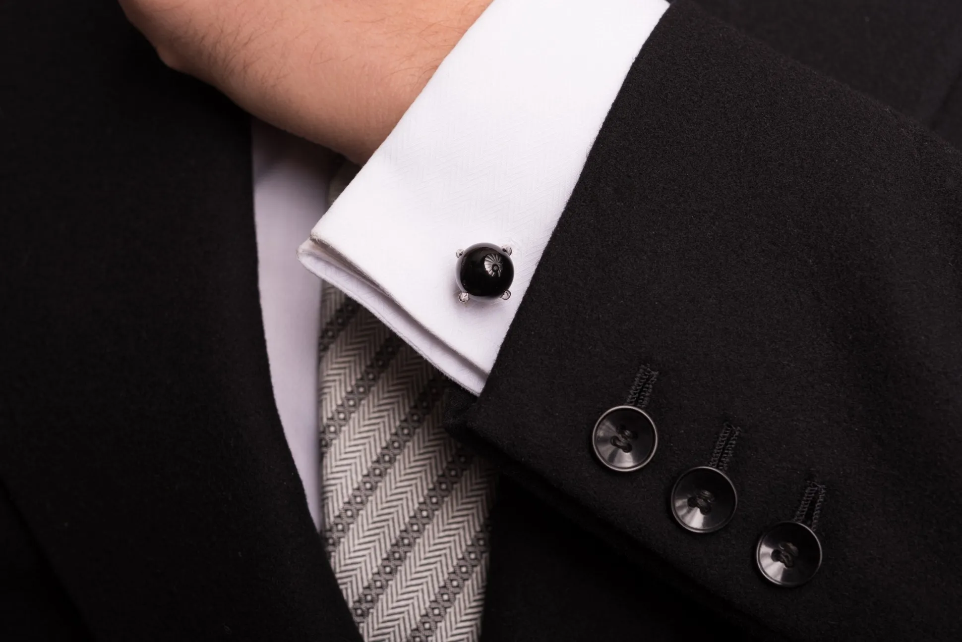 Solid White Gold Eagle Claw with Ball Cufflinks