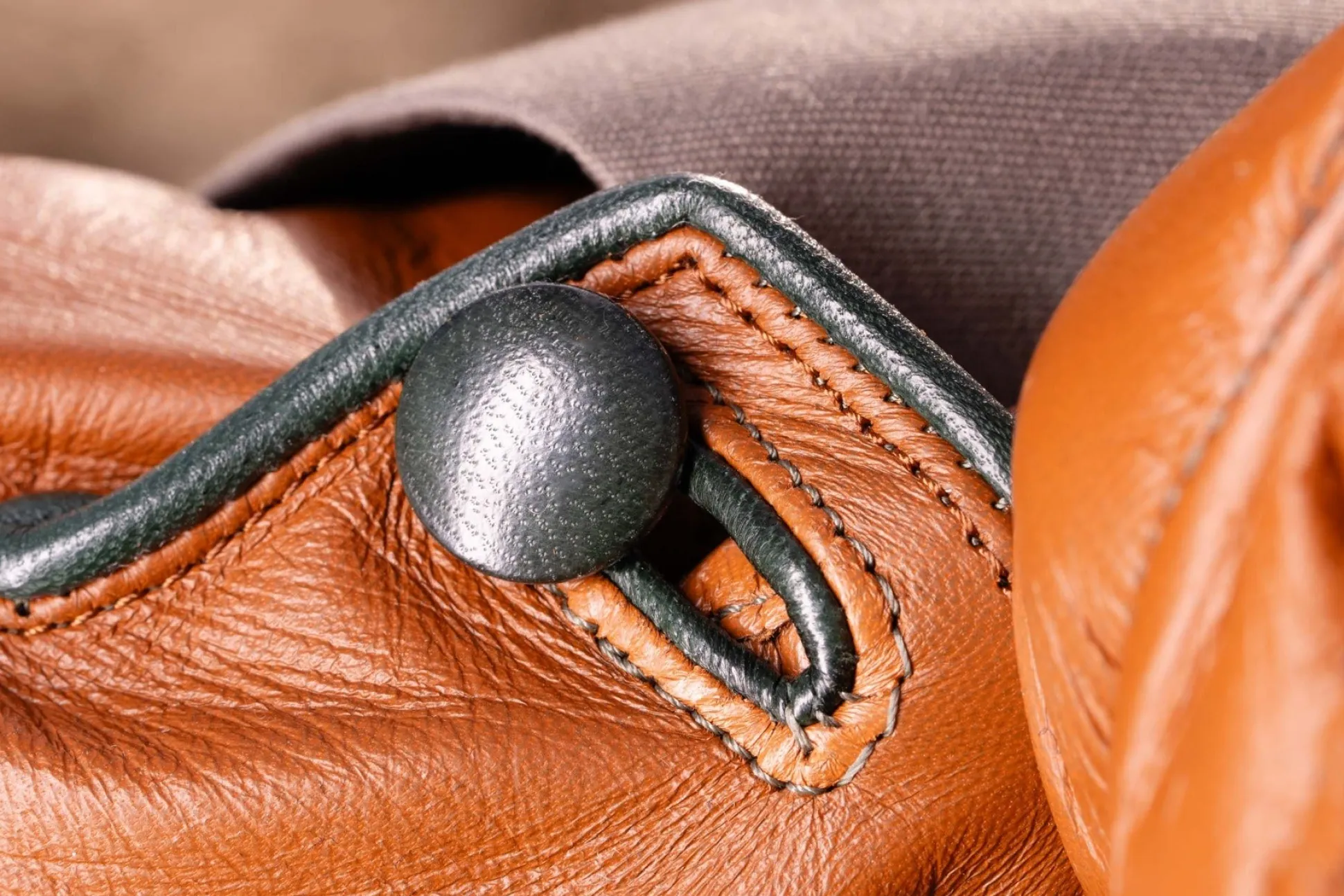 Tan Touchscreen Lamb Nappa Gloves
