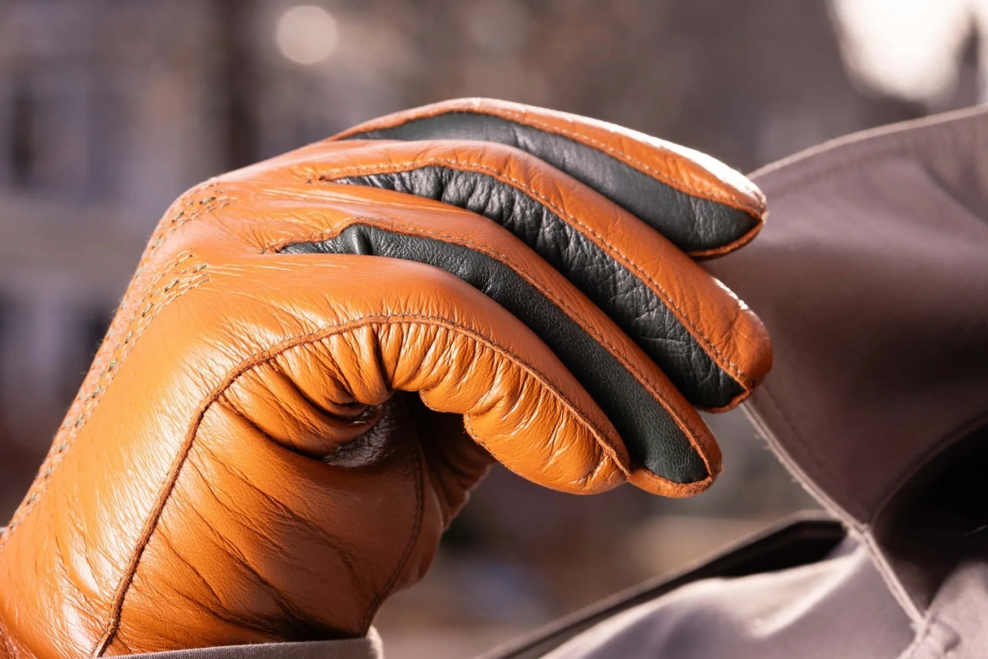 Tan Touchscreen Lamb Nappa Gloves