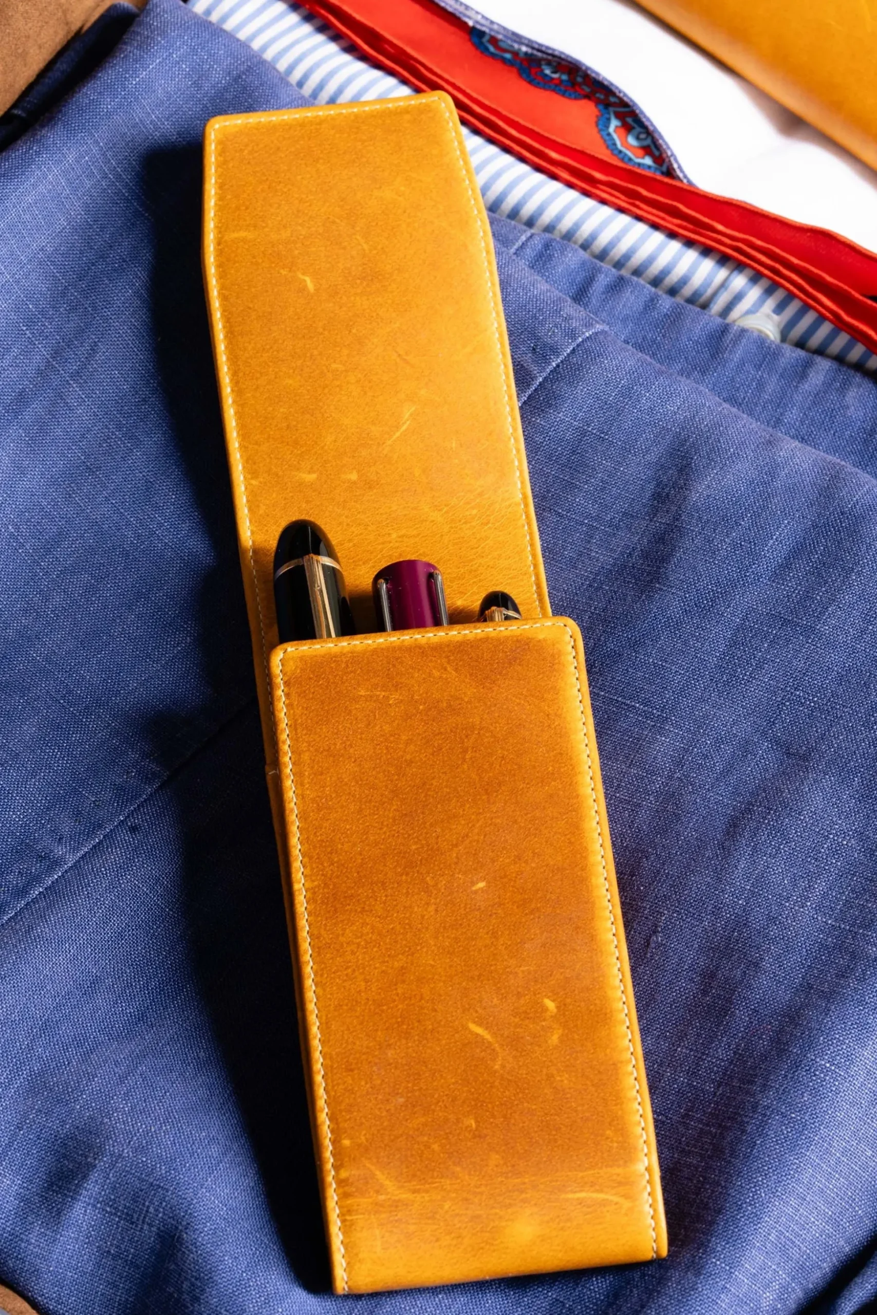 Vintage Gold Americana Full-Grain Leather Pen Case