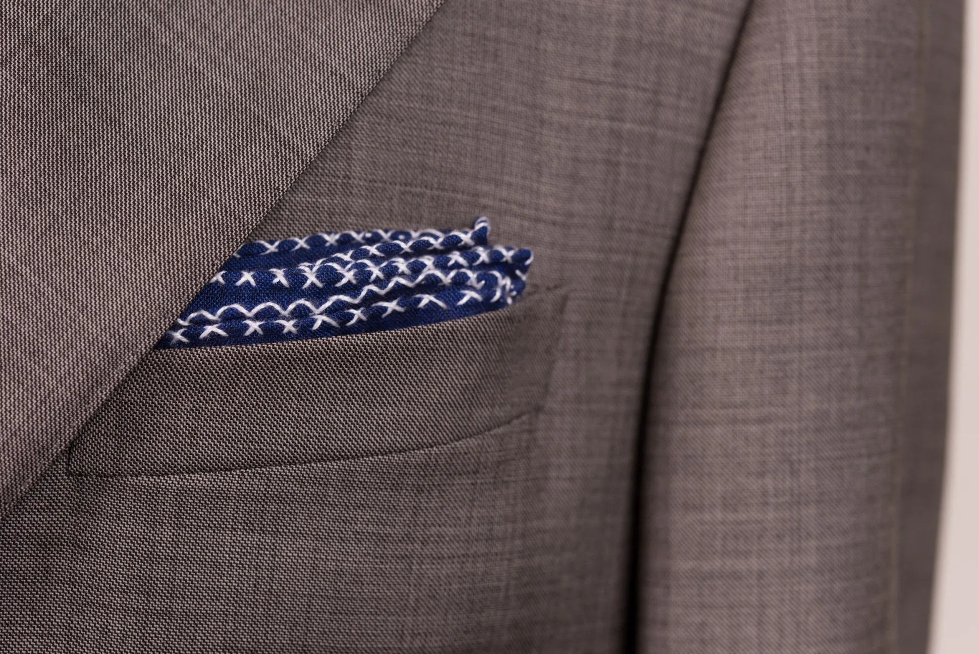 White X-Stitch Edge Dark Blue Linen Pocket Square