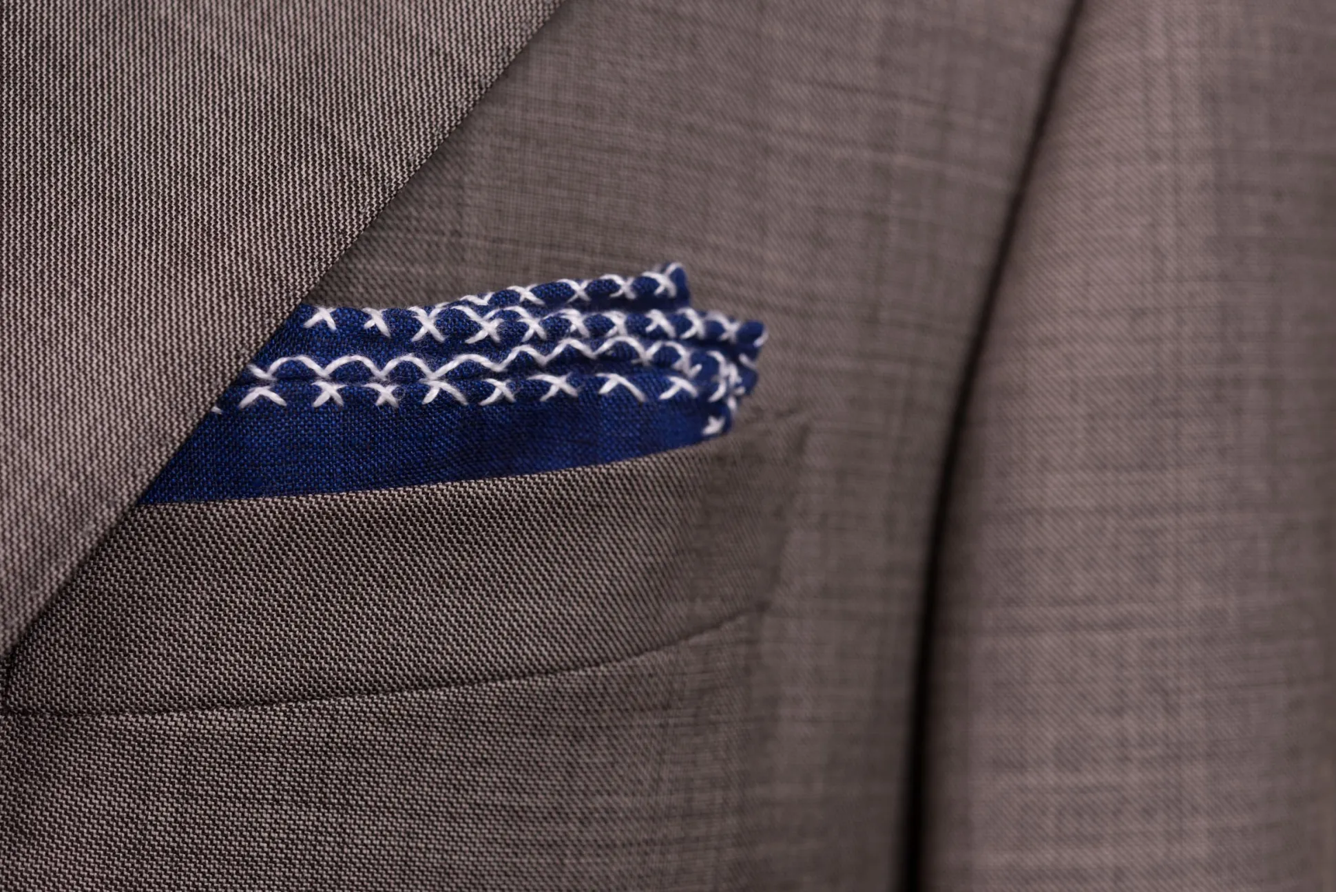White X-Stitch Edge Dark Blue Linen Pocket Square